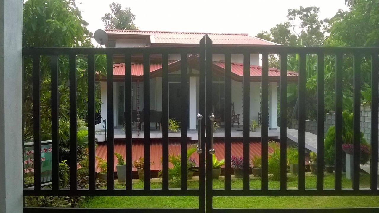 Sandhara Home Stay Tangalle Extérieur photo